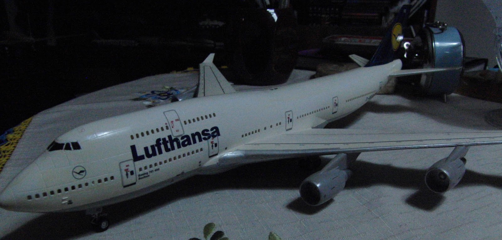Revell ボーイング 747 ジャンボ ルフトハンザドイツ航空 1/144